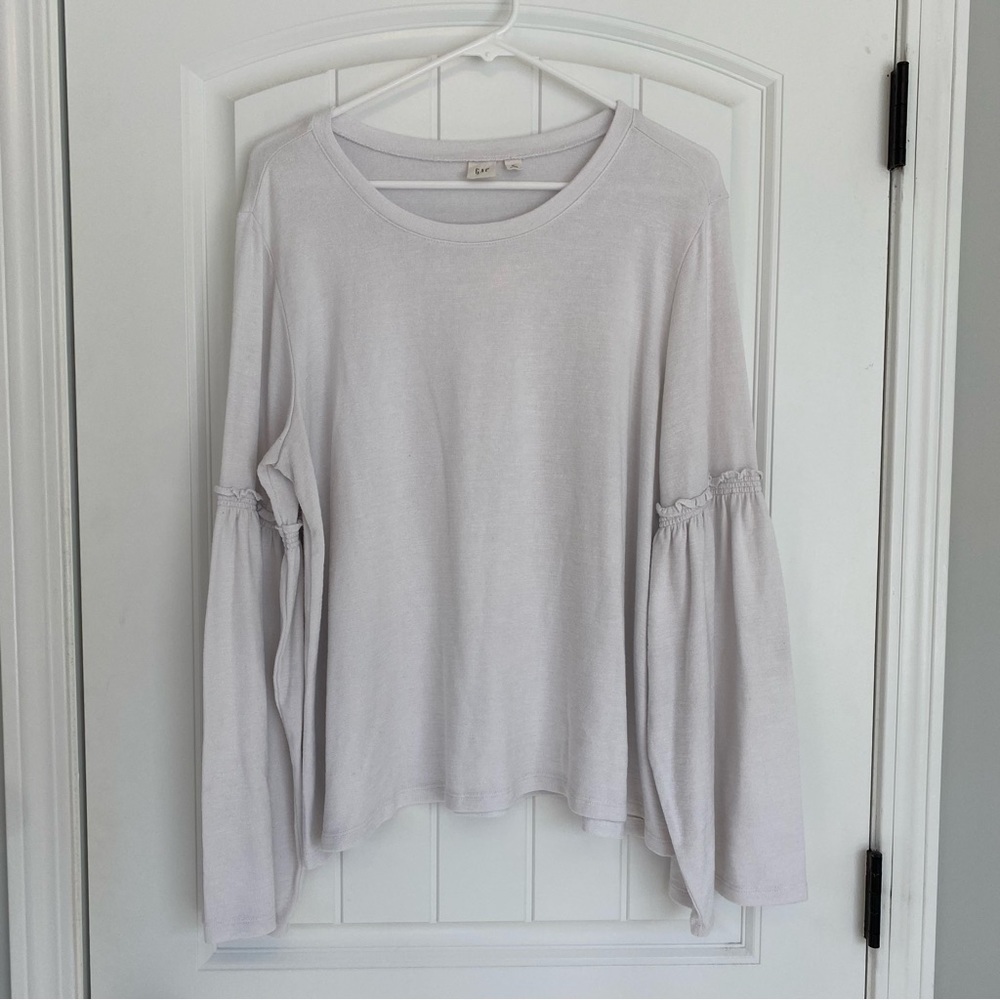 Gap Women’s White Bell Sleeve Top Size XL